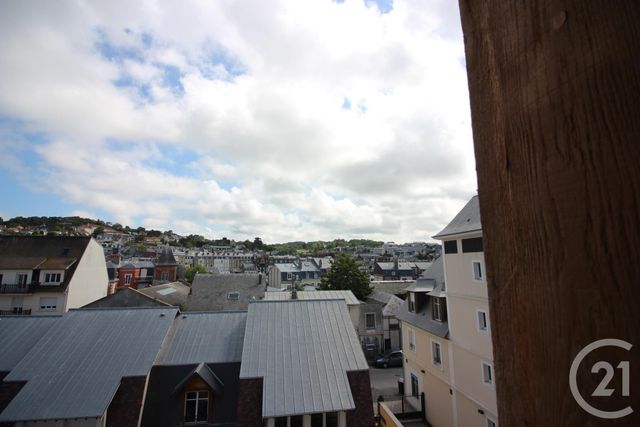 Appartement F2 à vendre - 2 pièces - 35.0 m2 - DEAUVILLE - 14 - BASSE-NORMANDIE - Century 21 Tirard-Gardie Appartement F2 à vendre - 2 pièces - 35.0 m2 - DEAUVILLE - 14 - BASSE-NORMANDIE - Century 21 Tirard-Gardie