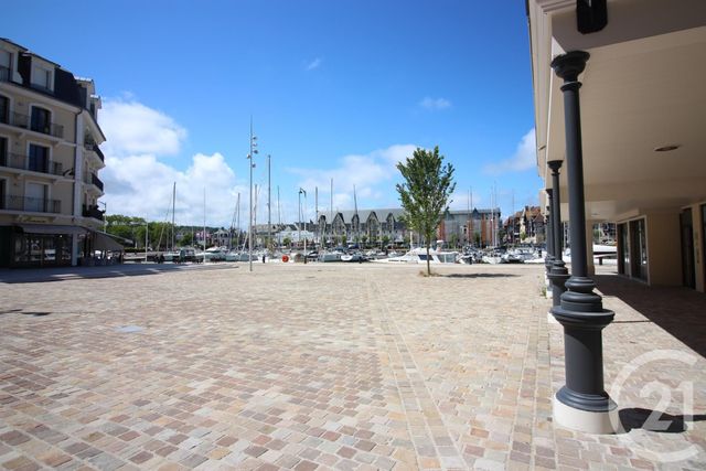 Appartement F2 à vendre - 2 pièces - 35.0 m2 - DEAUVILLE - 14 - BASSE-NORMANDIE - Century 21 Tirard-Gardie Appartement F2 à vendre - 2 pièces - 35.0 m2 - DEAUVILLE - 14 - BASSE-NORMANDIE - Century 21 Tirard-Gardie