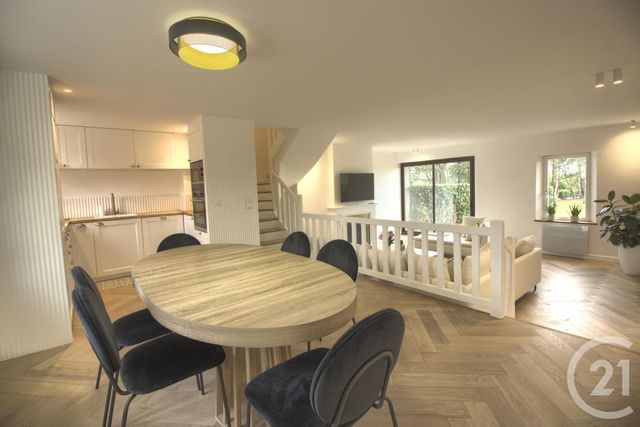 Appartement F4 à vendre - 4 pièces - 108.43 m2 - DEAUVILLE - 14 - BASSE-NORMANDIE - Century 21 Tirard-Gardie Appartement F4 à vendre - 4 pièces - 108.43 m2 - DEAUVILLE - 14 - BASSE-NORMANDIE - Century 21 Tirard-Gardie