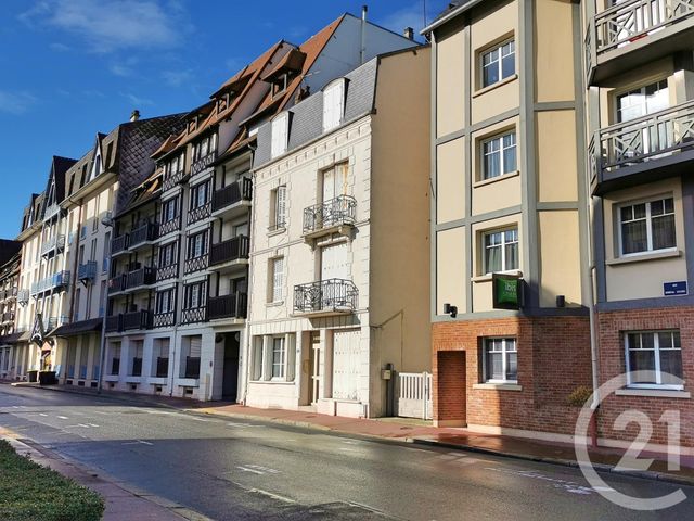 Studette à vendre - 1 pièce - 11.0 m2 - DEAUVILLE - 14 - BASSE-NORMANDIE - Century 21 Tirard-Gardie Studette à vendre - 1 pièce - 11.0 m2 - DEAUVILLE - 14 - BASSE-NORMANDIE - Century 21 Tirard-Gardie