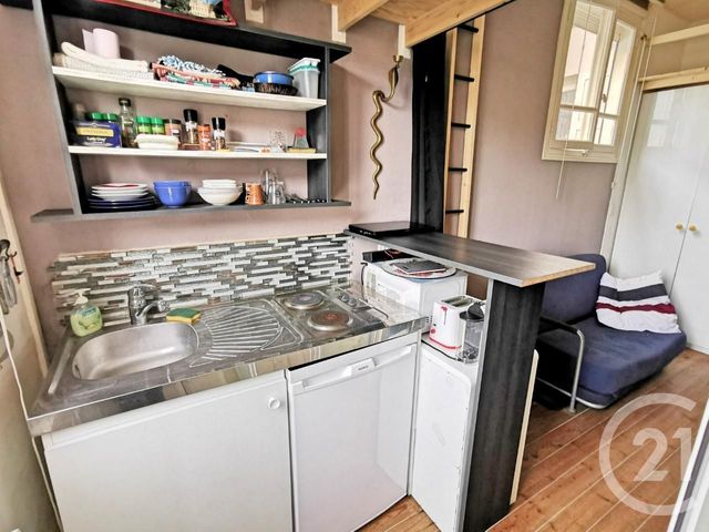Studette à vendre - 1 pièce - 11.0 m2 - DEAUVILLE - 14 - BASSE-NORMANDIE - Century 21 Tirard-Gardie Studette à vendre - 1 pièce - 11.0 m2 - DEAUVILLE - 14 - BASSE-NORMANDIE - Century 21 Tirard-Gardie