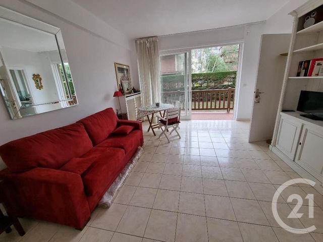Appartement F1 à vendre - 1 pièce - 31.0 m2 - DEAUVILLE - 14 - BASSE-NORMANDIE - Century 21 Tirard-Gardie Appartement F1 à vendre - 1 pièce - 31.0 m2 - DEAUVILLE - 14 - BASSE-NORMANDIE - Century 21 Tirard-Gardie