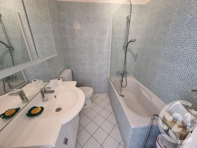 Appartement F1 à vendre - 1 pièce - 31.0 m2 - DEAUVILLE - 14 - BASSE-NORMANDIE - Century 21 Tirard-Gardie Appartement F1 à vendre - 1 pièce - 31.0 m2 - DEAUVILLE - 14 - BASSE-NORMANDIE - Century 21 Tirard-Gardie