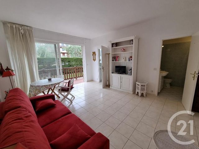 Appartement F1 à vendre - 1 pièce - 31.0 m2 - DEAUVILLE - 14 - BASSE-NORMANDIE - Century 21 Tirard-Gardie Appartement F1 à vendre - 1 pièce - 31.0 m2 - DEAUVILLE - 14 - BASSE-NORMANDIE - Century 21 Tirard-Gardie