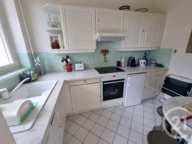 Appartement F1 à vendre - 1 pièce - 31.0 m2 - DEAUVILLE - 14 - BASSE-NORMANDIE - Century 21 Tirard-Gardie Appartement F1 à vendre - 1 pièce - 31.0 m2 - DEAUVILLE - 14 - BASSE-NORMANDIE - Century 21 Tirard-Gardie