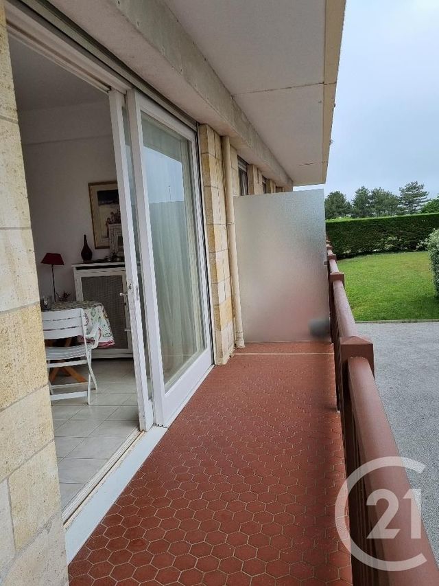 Appartement F1 à vendre - 1 pièce - 31.0 m2 - DEAUVILLE - 14 - BASSE-NORMANDIE - Century 21 Tirard-Gardie Appartement F1 à vendre - 1 pièce - 31.0 m2 - DEAUVILLE - 14 - BASSE-NORMANDIE - Century 21 Tirard-Gardie