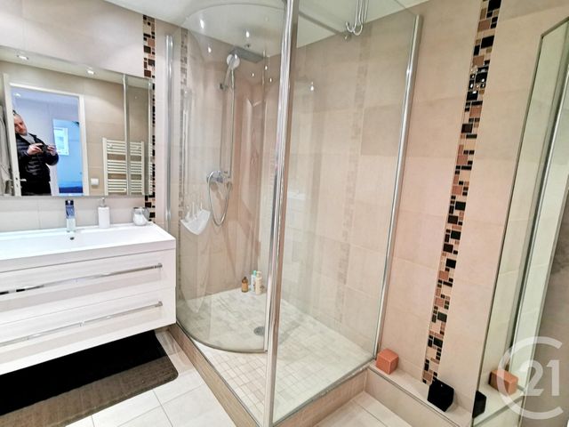 Afficher la photo en grand Appartement F3 à vendre - 3 pièces - 43.2 m2 - DEAUVILLE - 14 - BASSE-NORMANDIE - Century 21 Tirard-Gardie