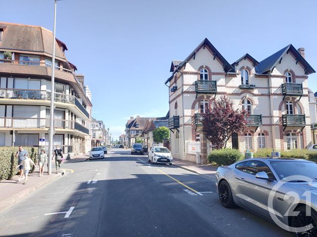 Appartement F2 à vendre - 2 pièces - 30.0 m2 - DEAUVILLE - 14 - BASSE-NORMANDIE - Century 21 Tirard-Gardie Appartement F2 à vendre - 2 pièces - 30.0 m2 - DEAUVILLE - 14 - BASSE-NORMANDIE - Century 21 Tirard-Gardie