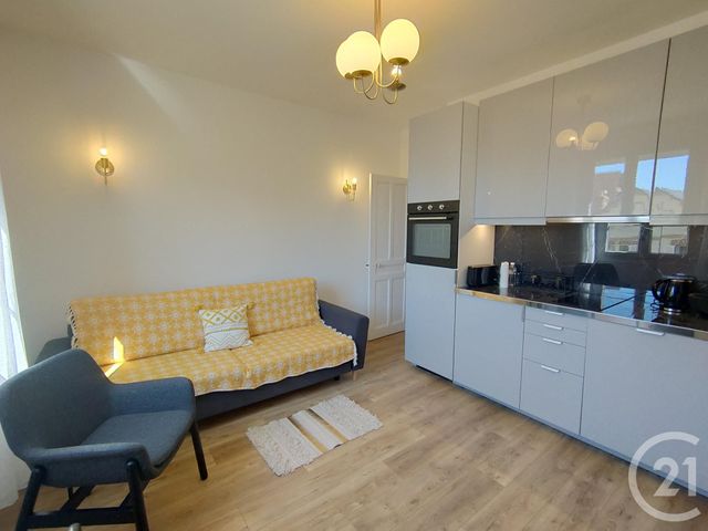 Appartement F2 à vendre - 2 pièces - 30.0 m2 - DEAUVILLE - 14 - BASSE-NORMANDIE - Century 21 Tirard-Gardie Appartement F2 à vendre - 2 pièces - 30.0 m2 - DEAUVILLE - 14 - BASSE-NORMANDIE - Century 21 Tirard-Gardie