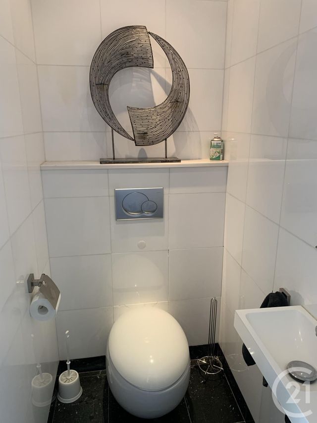 Appartement F5 à vendre - 5 pièces - 78.0 m2 - DEAUVILLE - 14 - BASSE-NORMANDIE - Century 21 Tirard-Gardie Appartement F5 à vendre - 5 pièces - 78.0 m2 - DEAUVILLE - 14 - BASSE-NORMANDIE - Century 21 Tirard-Gardie