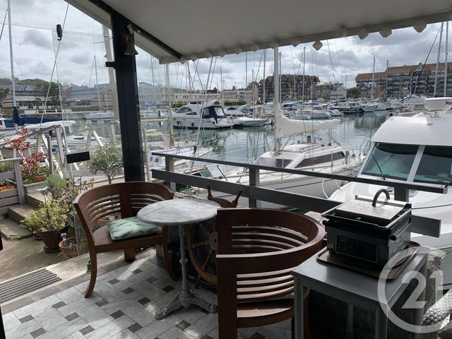 Appartement F5 à vendre - 5 pièces - 78.0 m2 - DEAUVILLE - 14 - BASSE-NORMANDIE - Century 21 Tirard-Gardie Appartement F5 à vendre - 5 pièces - 78.0 m2 - DEAUVILLE - 14 - BASSE-NORMANDIE - Century 21 Tirard-Gardie