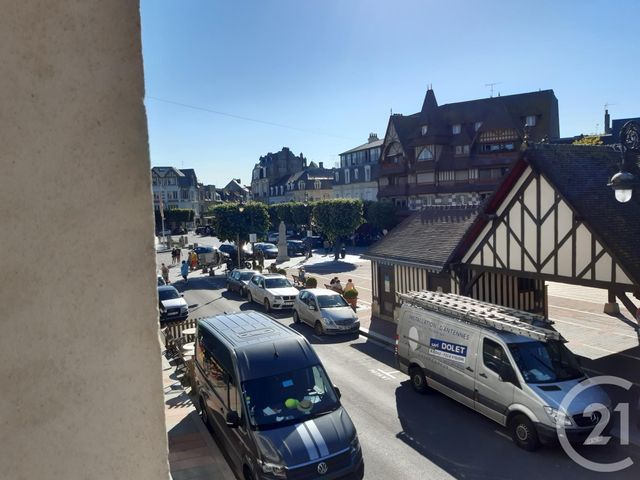 Afficher la photo en grand Appartement F2 à vendre - 2 pièces - 37.88 m2 - DEAUVILLE - 14 - BASSE-NORMANDIE - Century 21 Tirard-Gardie