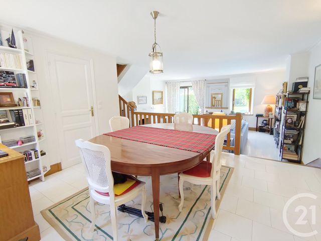 Afficher la photo en grand Appartement F5 à vendre - 5 pièces - 110.0 m2 - TOURGEVILLE - 14 - BASSE-NORMANDIE - Century 21 Tirard-Gardie