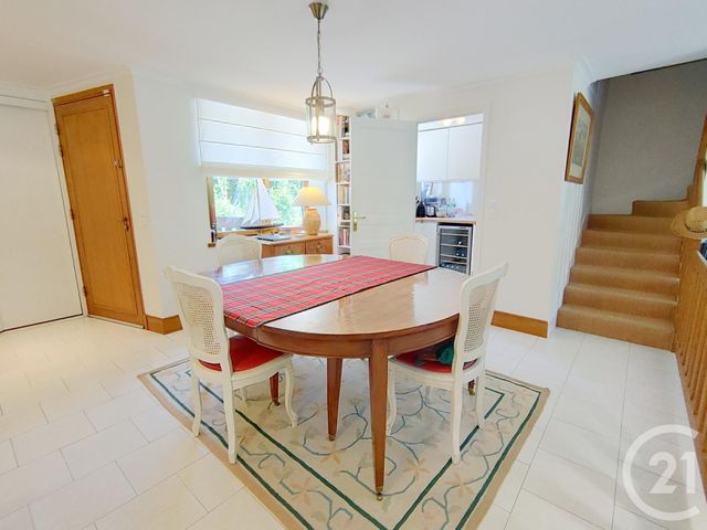 Afficher la photo en grand Appartement F5 à vendre - 5 pièces - 110.0 m2 - TOURGEVILLE - 14 - BASSE-NORMANDIE - Century 21 Tirard-Gardie