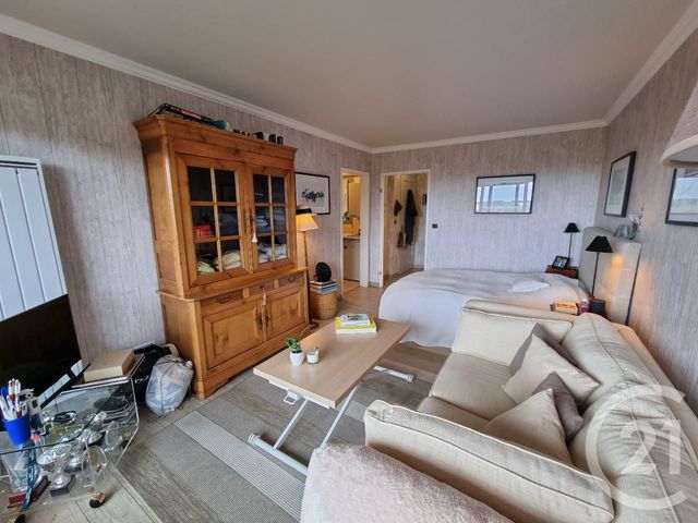 Afficher la photo en grand Appartement F1 à vendre - 1 pièce - 26.01 m2 - DEAUVILLE - 14 - BASSE-NORMANDIE - Century 21 Tirard-Gardie