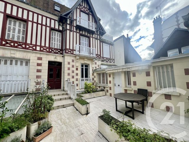 Appartement F4 à vendre - 4 pièces - 94.46 m2 - DEAUVILLE - 14 - BASSE-NORMANDIE - Century 21 Tirard-Gardie