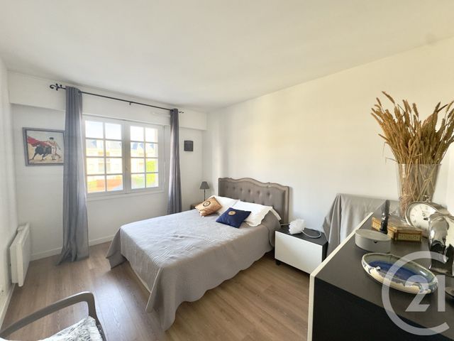 Appartement F4 à vendre - 4 pièces - 93.12 m2 - DEAUVILLE - 14 - BASSE-NORMANDIE - Century 21 Tirard-Gardie