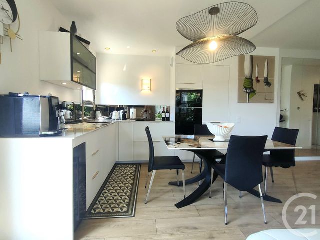 Afficher la photo en grand Appartement F2 à vendre - 2 pièces - 62.07 m2 - DEAUVILLE - 14 - BASSE-NORMANDIE - Century 21 Tirard-Gardie