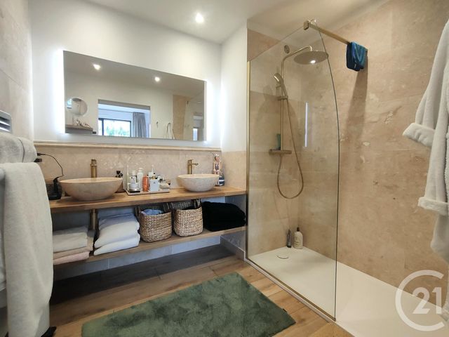 Afficher la photo en grand Appartement F2 à vendre - 2 pièces - 62.07 m2 - DEAUVILLE - 14 - BASSE-NORMANDIE - Century 21 Tirard-Gardie