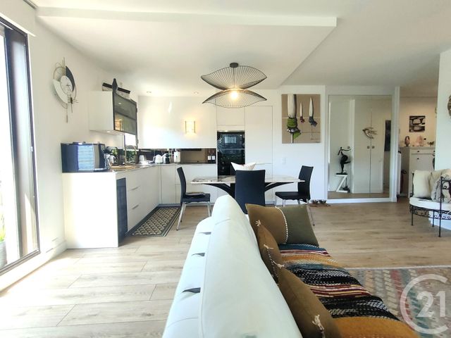 Afficher la photo en grand Appartement F2 à vendre - 2 pièces - 62.07 m2 - DEAUVILLE - 14 - BASSE-NORMANDIE - Century 21 Tirard-Gardie