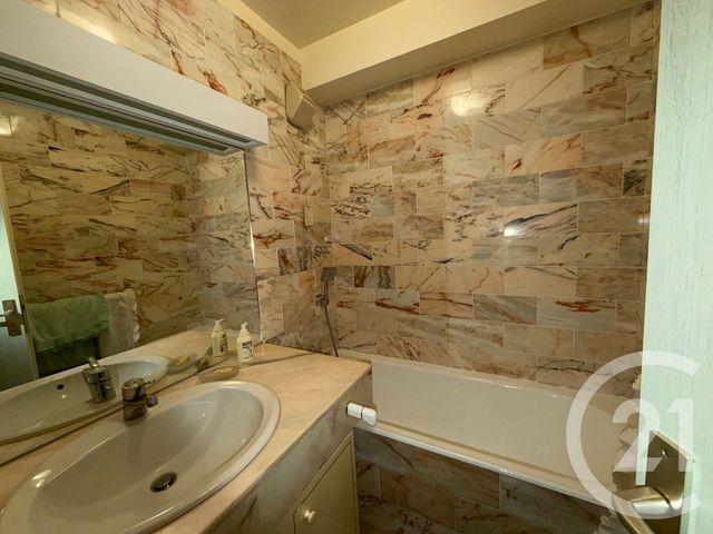 Appartement F3 à vendre - 3 pièces - 79.43 m2 - TOURGEVILLE - 14 - BASSE-NORMANDIE - Century 21 Tirard-Gardie