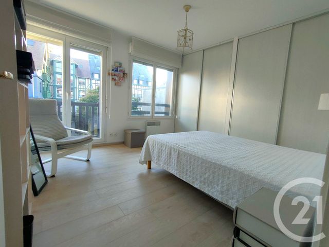 Appartement F2 à vendre - 2 pièces - 49.88 m2 - DEAUVILLE - 14 - BASSE-NORMANDIE - Century 21 Tirard-Gardie