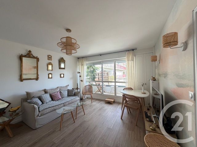 Appartement F3 à vendre - 3 pièces - 49.48 m2 - DEAUVILLE - 14 - BASSE-NORMANDIE - Century 21 Tirard-Gardie