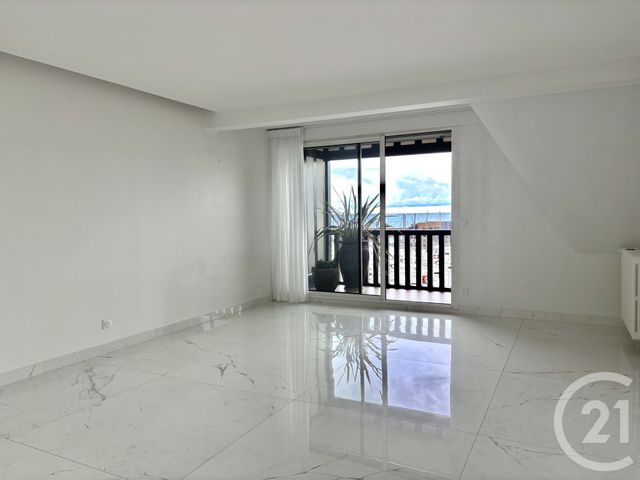 Appartement F4 à vendre - 4 pièces - 140.58 m2 - DEAUVILLE - 14 - BASSE-NORMANDIE - Century 21 Tirard-Gardie