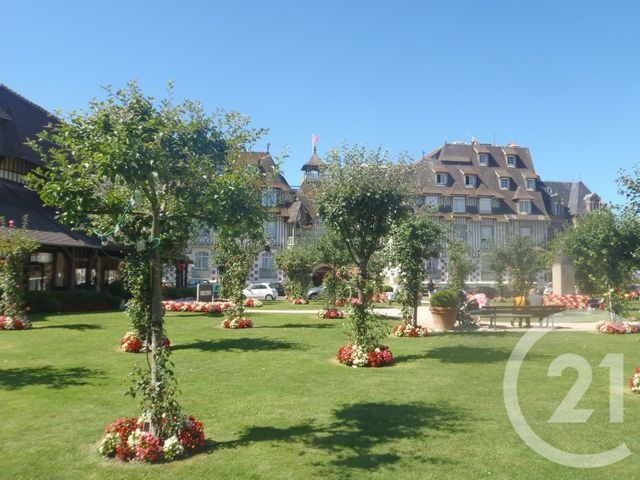 Appartement F2 à vendre - 2 pièces - 50.84 m2 - DEAUVILLE - 14 - BASSE-NORMANDIE - Century 21 Tirard-Gardie