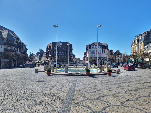 Appartement F7 à vendre - 6 pièces - 91.25 m2 - DEAUVILLE - 14 - BASSE-NORMANDIE - Century 21 Tirard-Gardie
